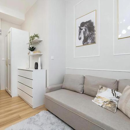 Q2 Warsaw Apartments Bagian luar foto